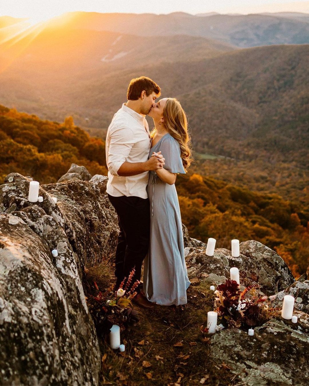 honeymoon photo ideas outdoor romantic photoshoot