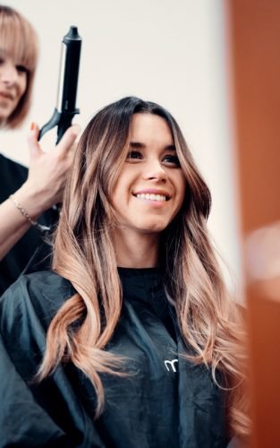 how to choose hairstylist