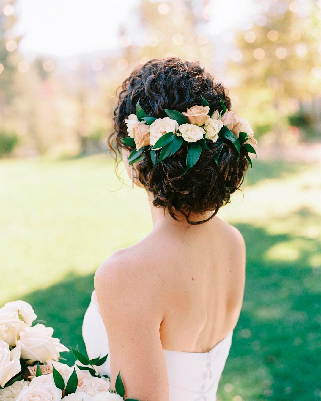 how to choose wedding hairstyle bride flowers
