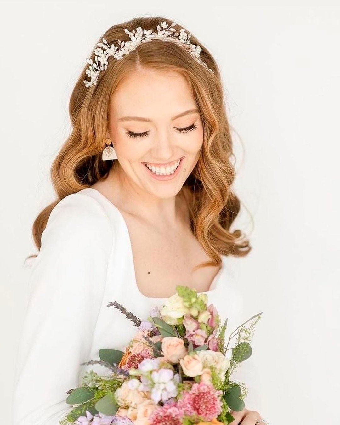 how to choose wedding hairstyle bride