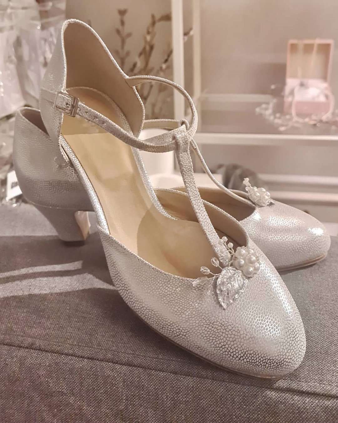 silver wedding shoes vintage style shoolalasalon