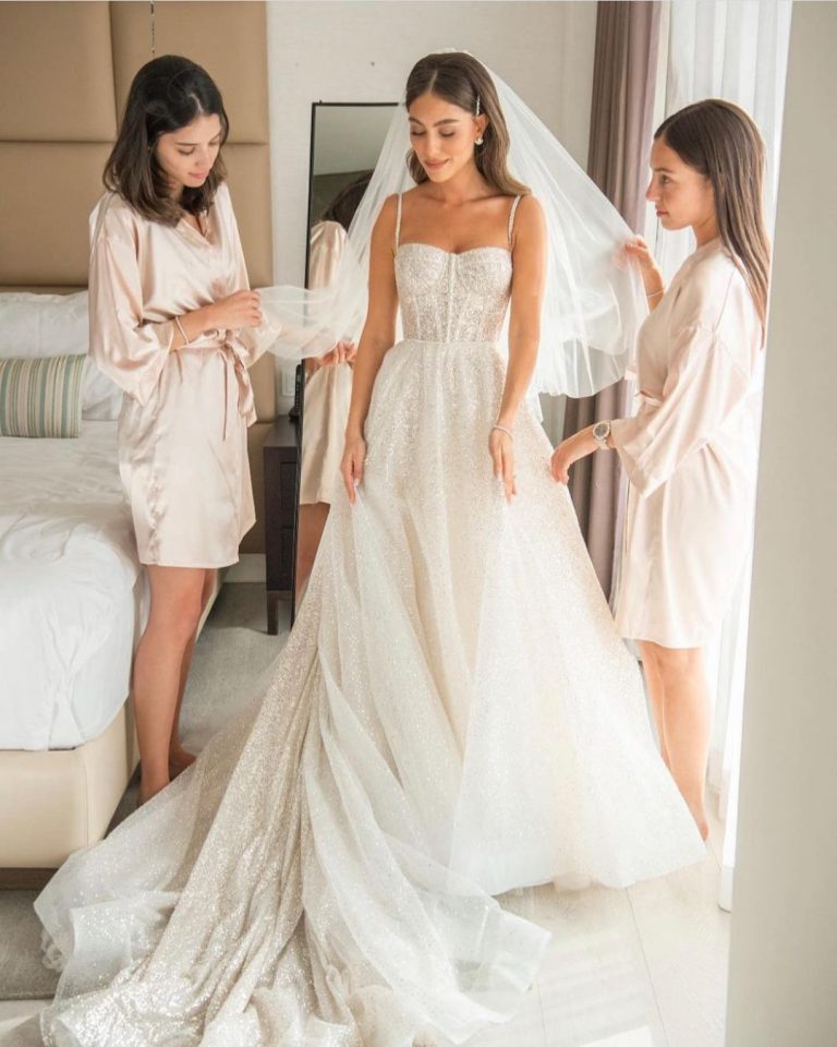 Sweetheart Neckline Wedding Dress Ideas: 21 Gowns   Faqs