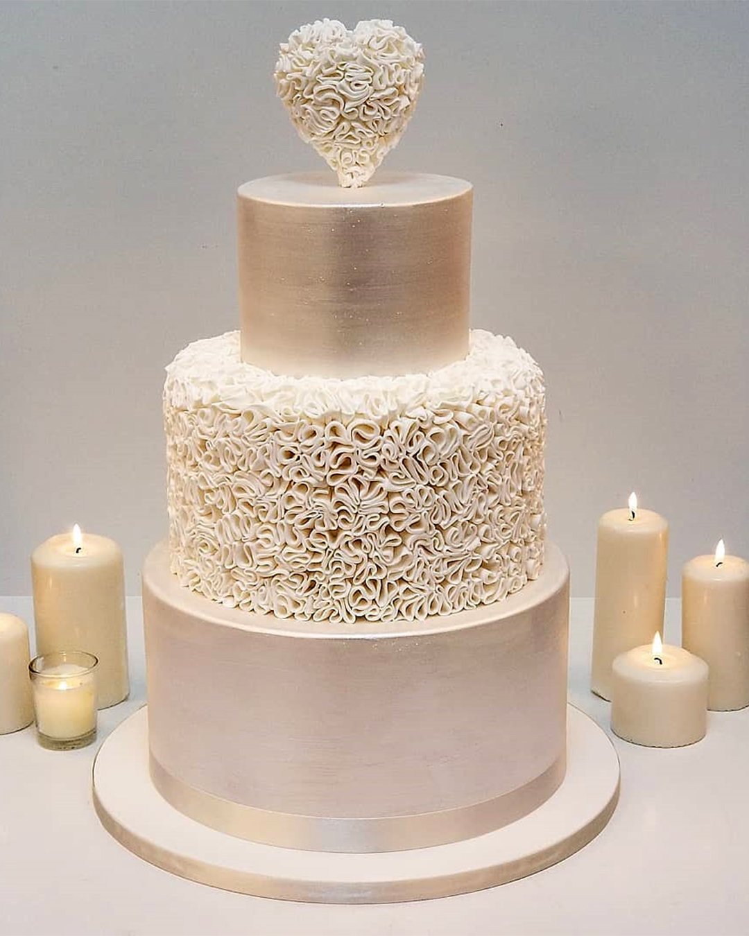 unique wedding cakes romantic dreamy wedding cakes