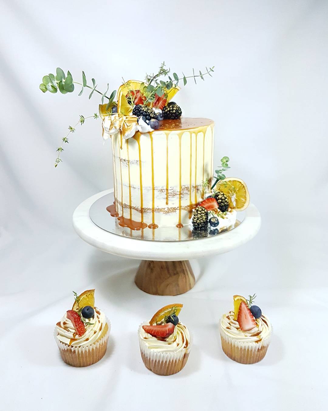 unique wedding cupcake ideas flower and fruit cupcake ideas