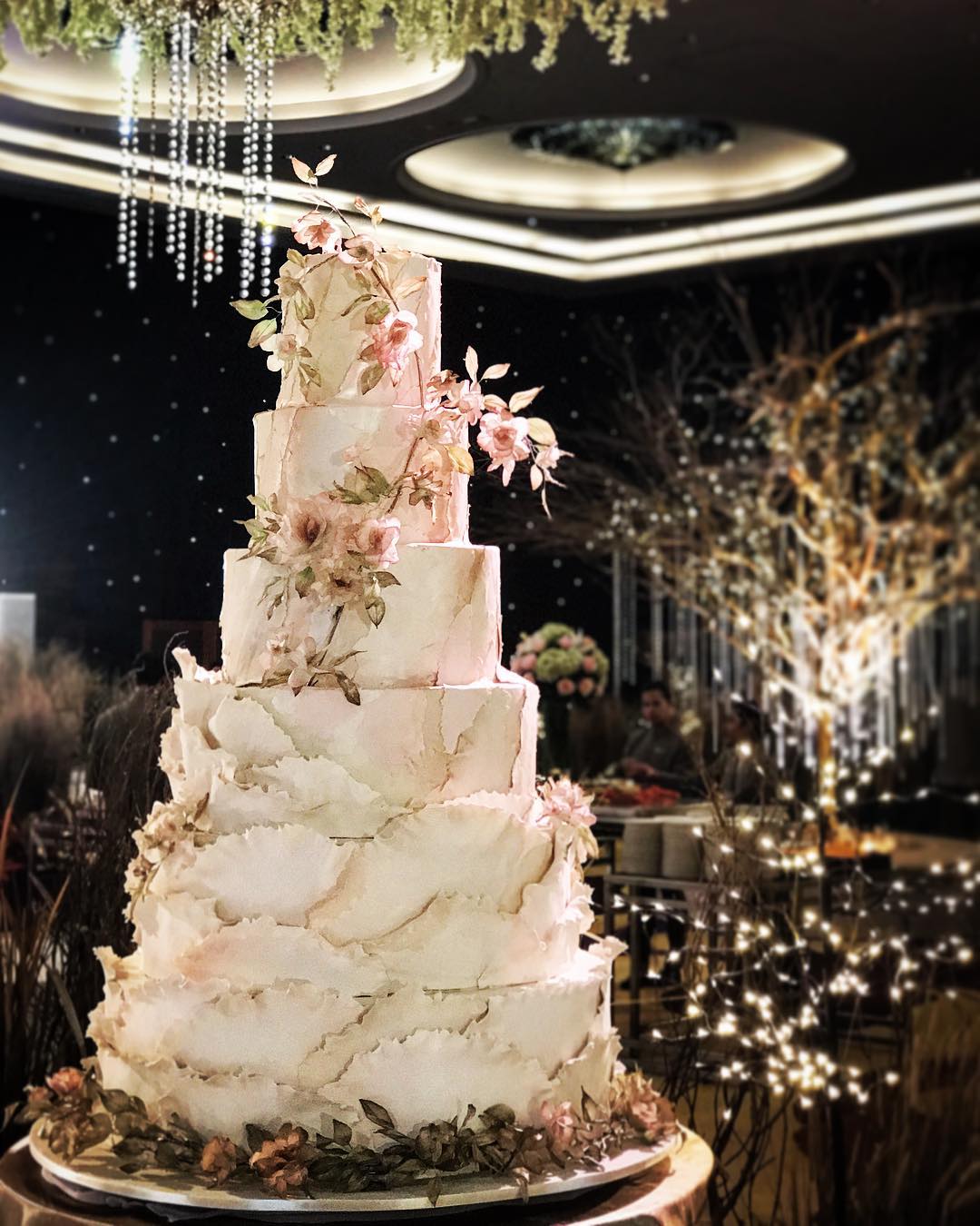 wedding cake trends ruffled cakes beautiful