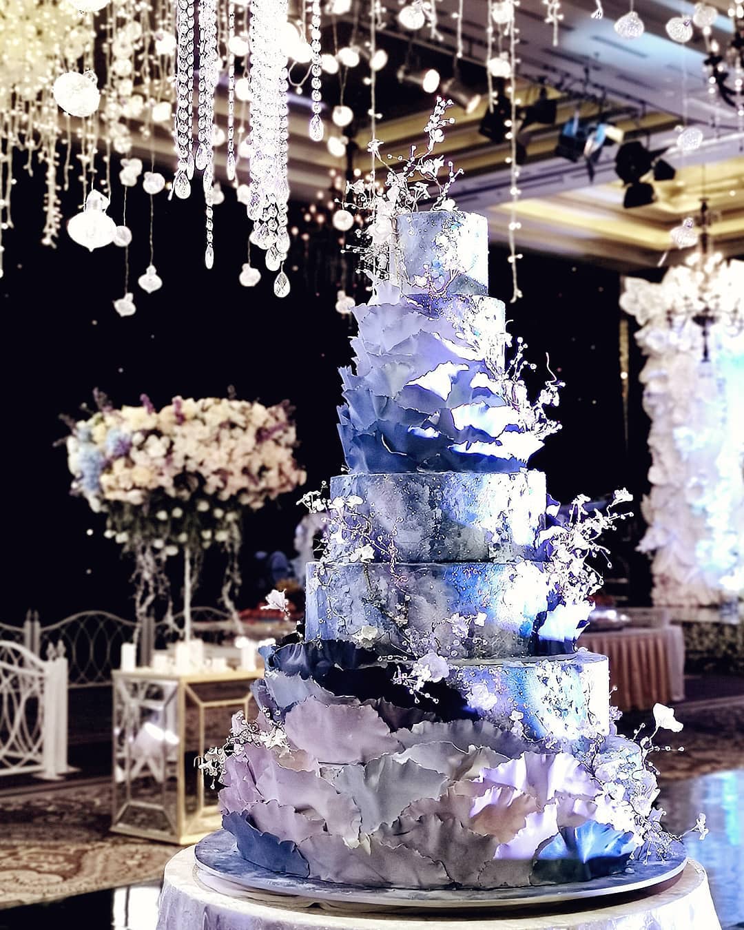 wedding cake trends ruffled cakes purple