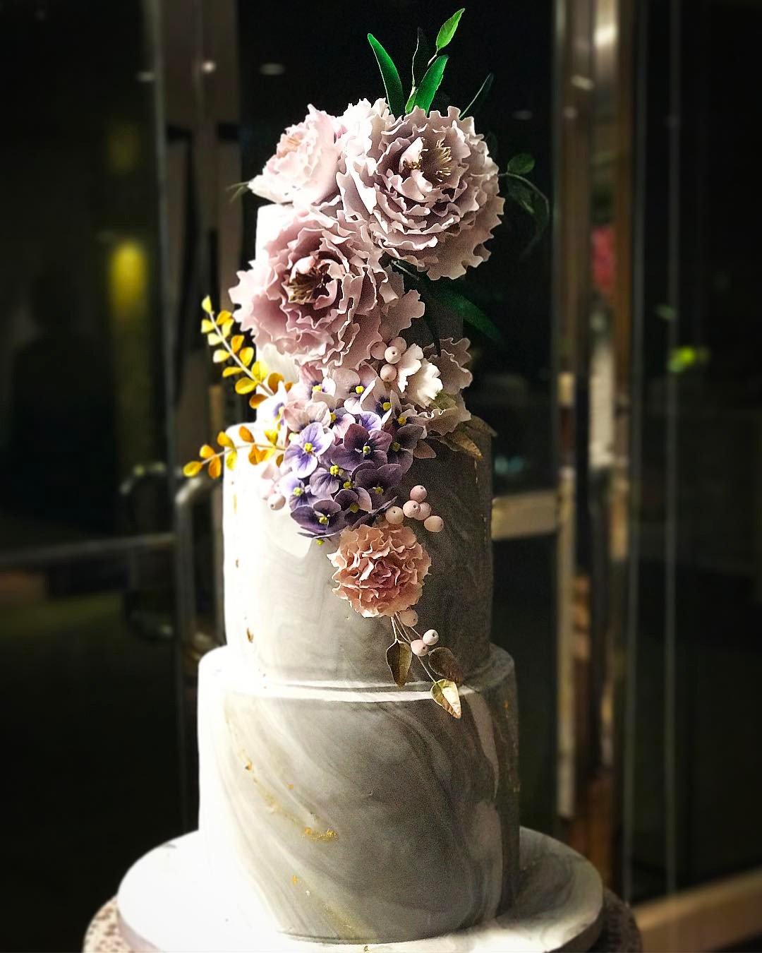 wedding cake trends unusual marble cakes flowers