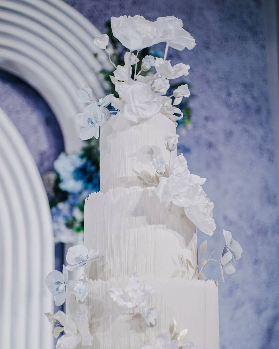 wedding cake trends white wedding cake ideas