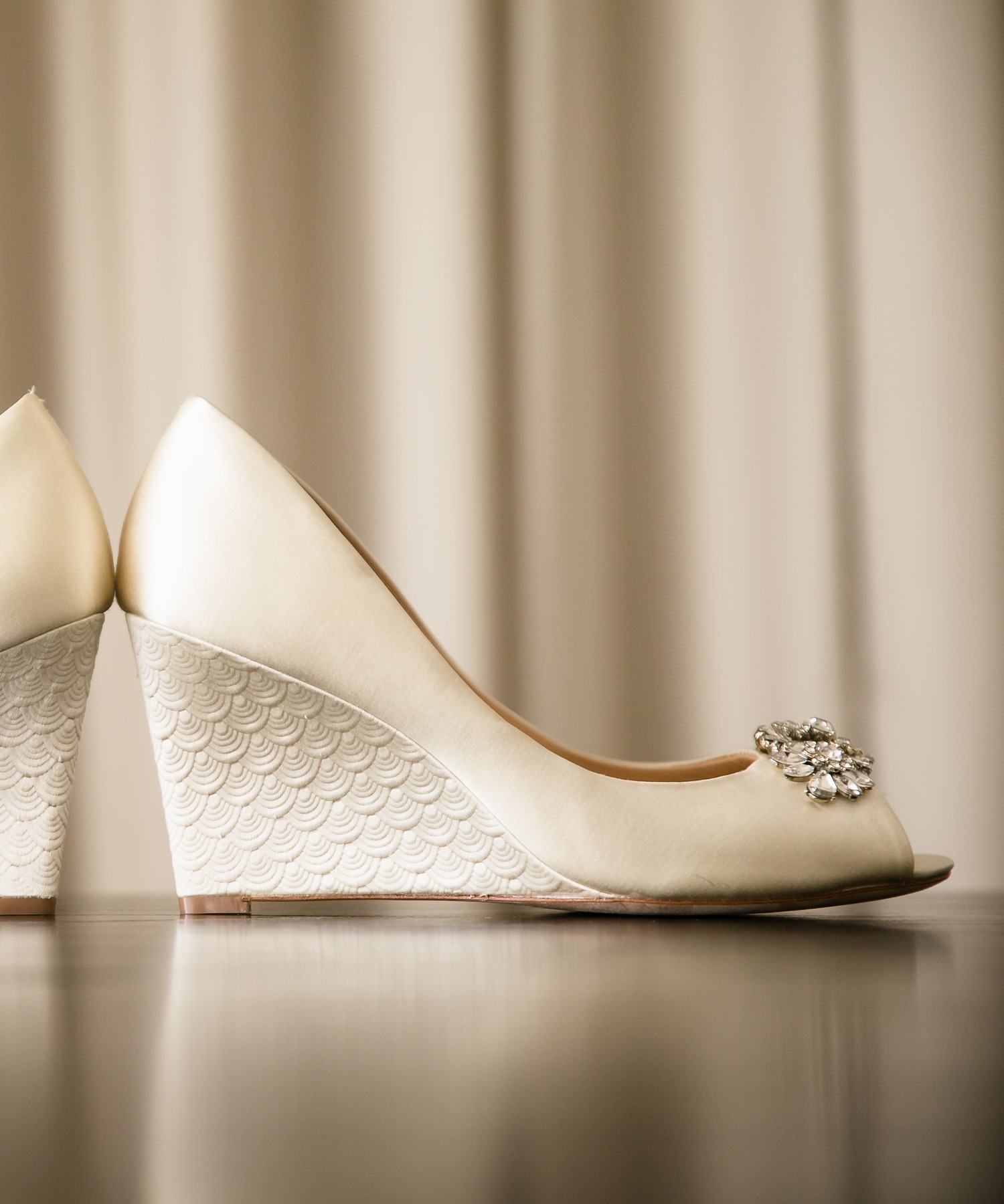 Wedding Wedges Shoes: 20 Ideas + FAQs