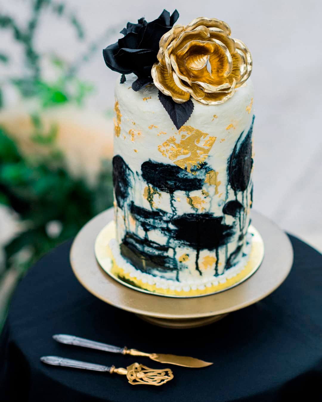 black and gold wedding theme cake