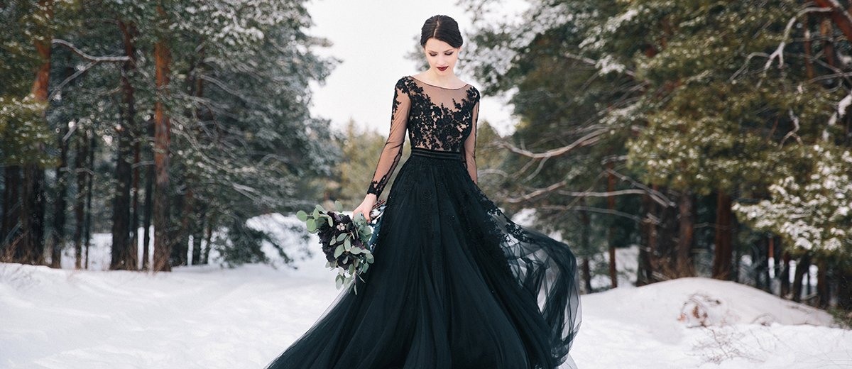 18 Black and White Wedding Dresses + FAQs