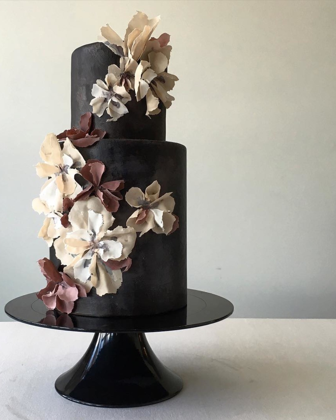black wedding cake flowers