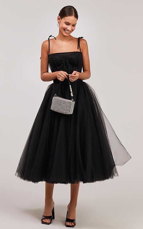 Black Wedding Guest Dress Ideas: 21 Outfits + FAQs