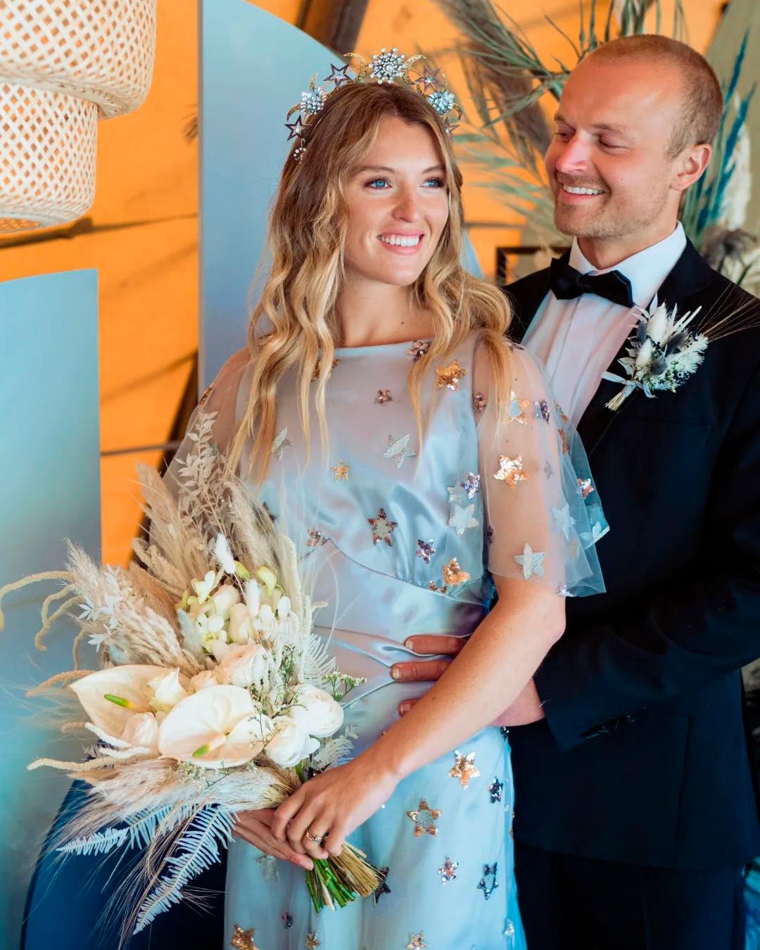 blue and gold wedding theme bride dress