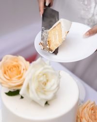 Cake Cutting Songs: 30 Best Songs + Short Guide How To Choose It