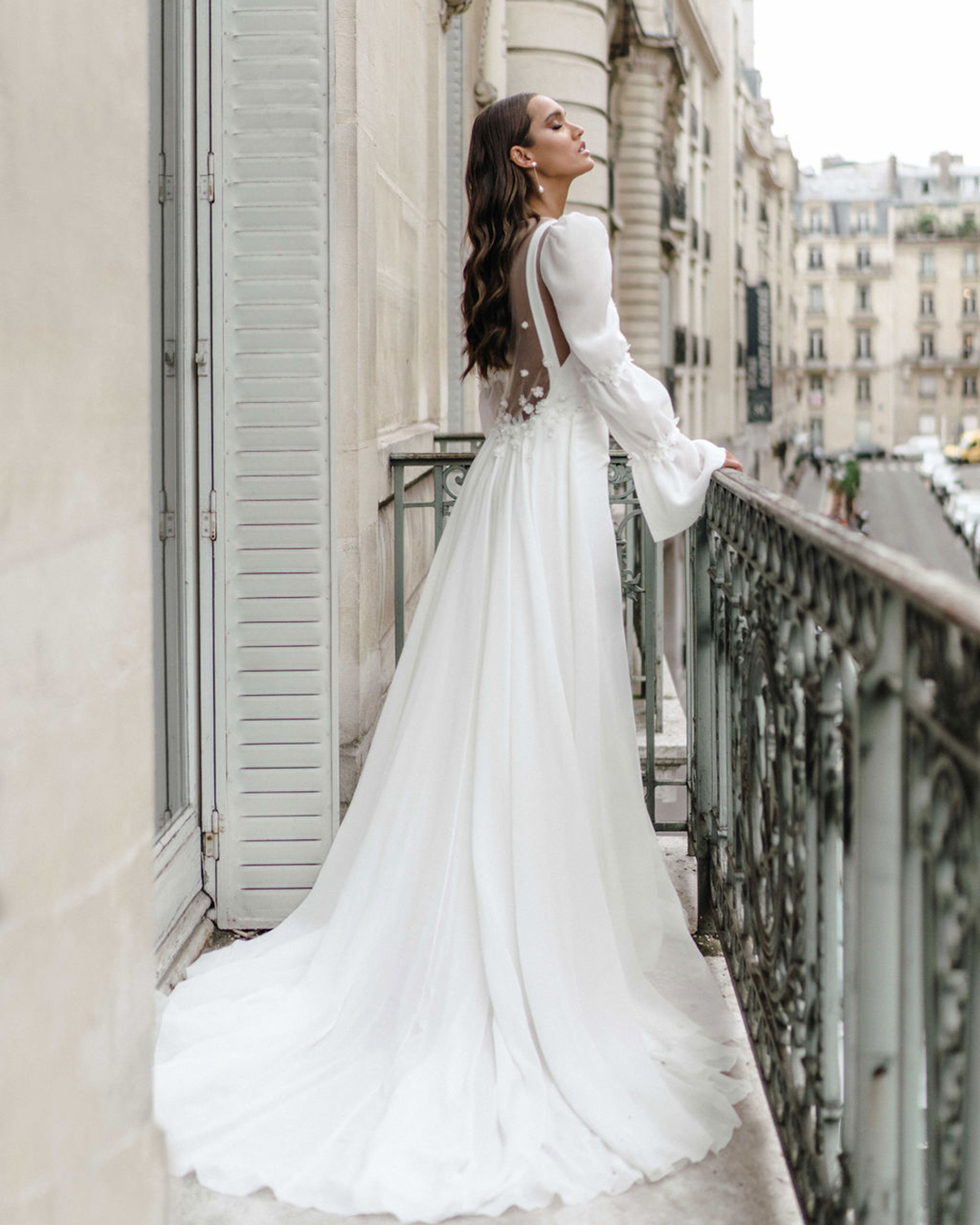 Fall Wedding Dresses: 18 Bridal Ideas 