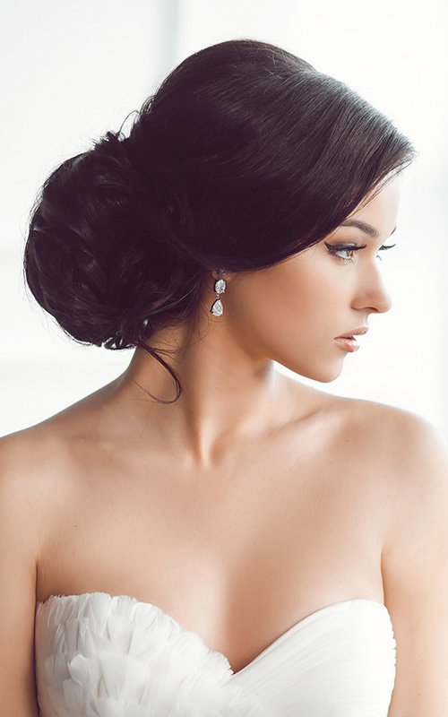 low bun hairstyles for wedding featured