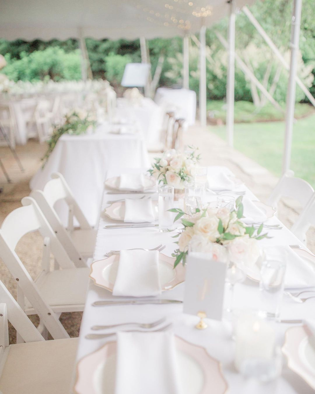 modern wedding decor white table floristics