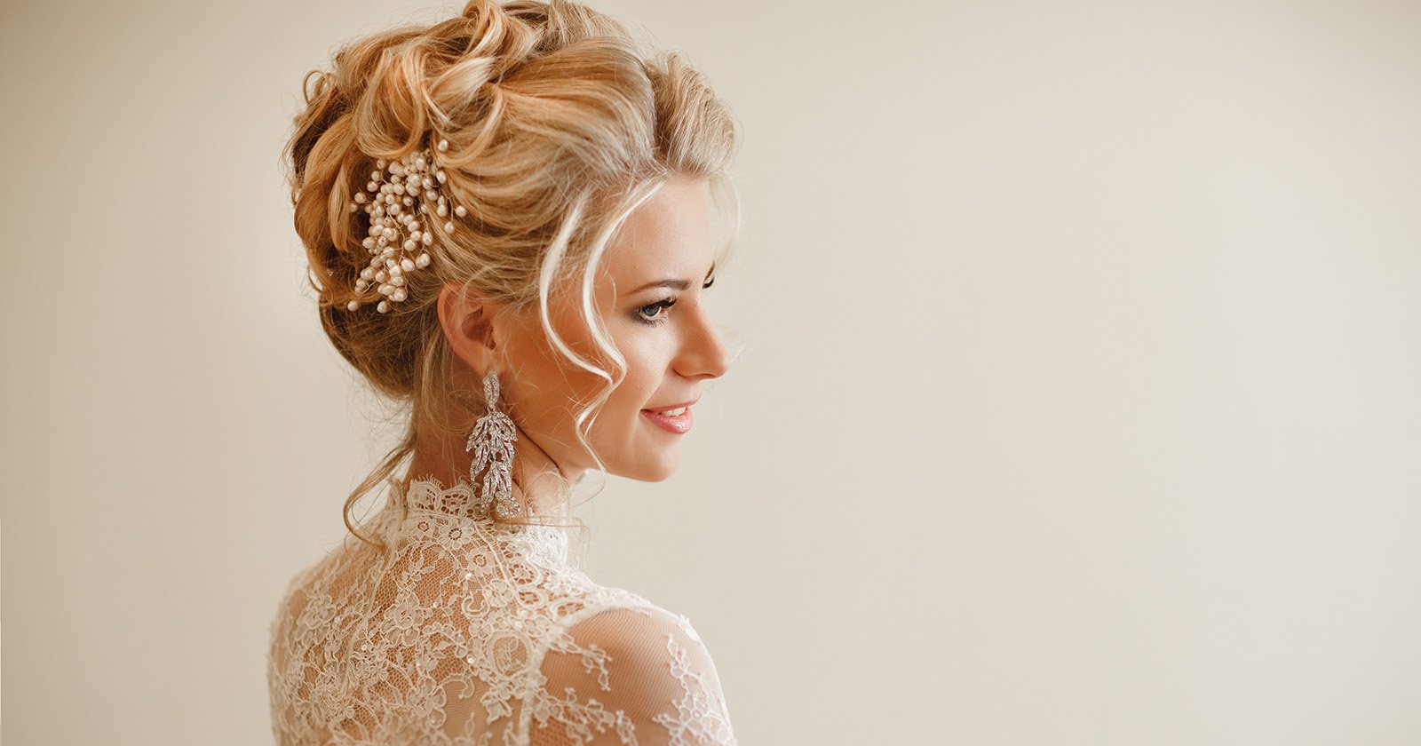 Pin Up Wedding Hairstyles: Slylish Looks 2023 [Guide & FAQs]