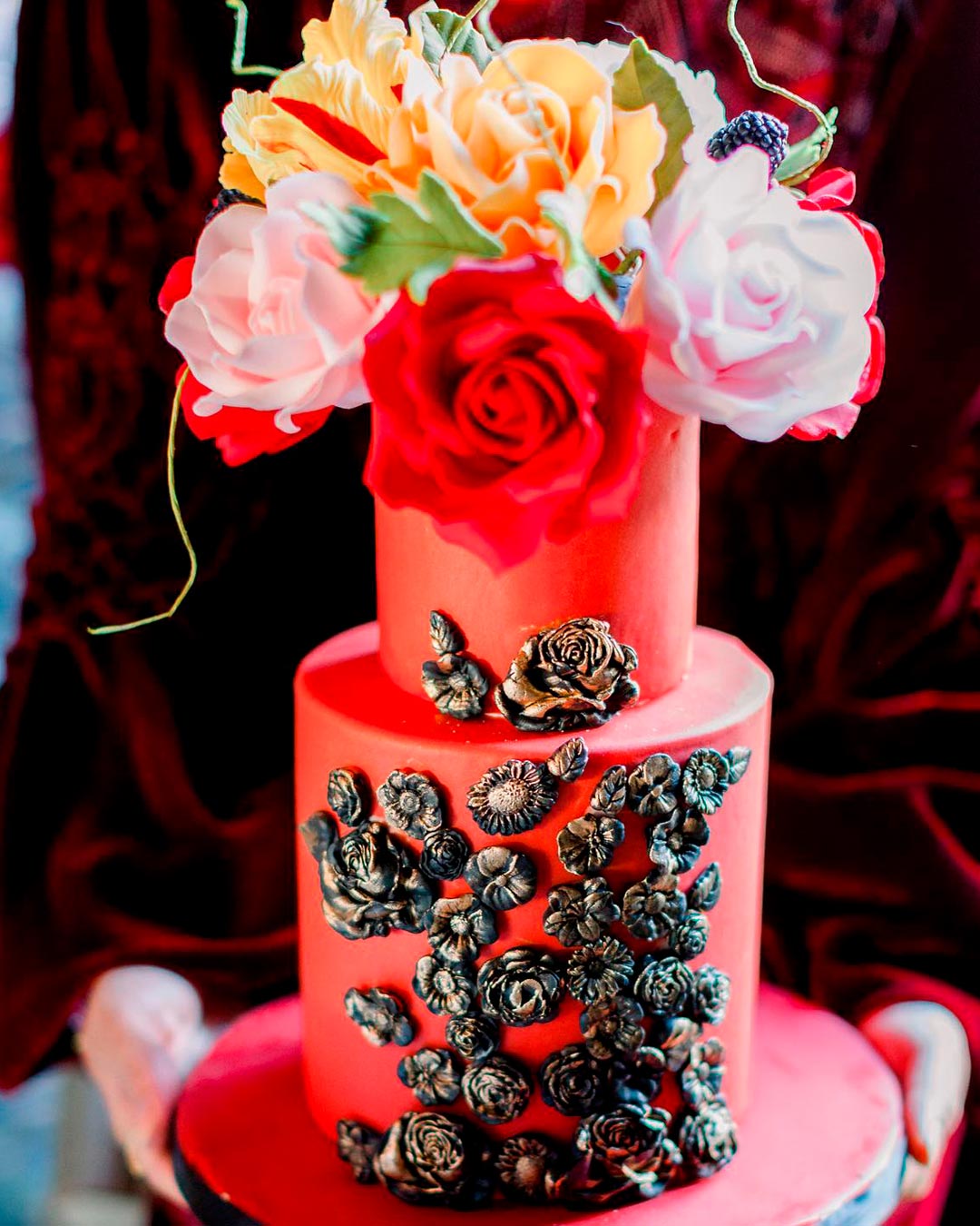 red and black wedding theme cake flowers roses