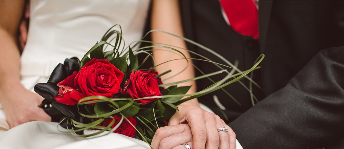 Unique Red And Black Wedding Theme Ideas For The Modern Couple