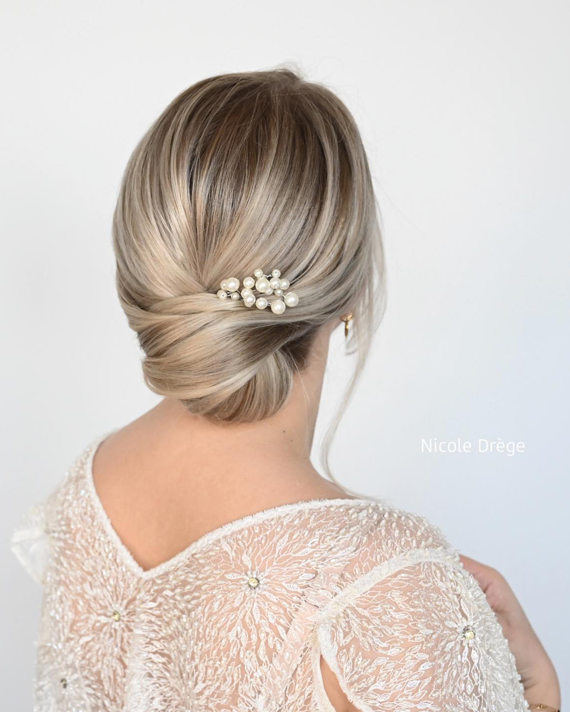 summer wedding hairstyles blond hair bun for mother nicoledrege