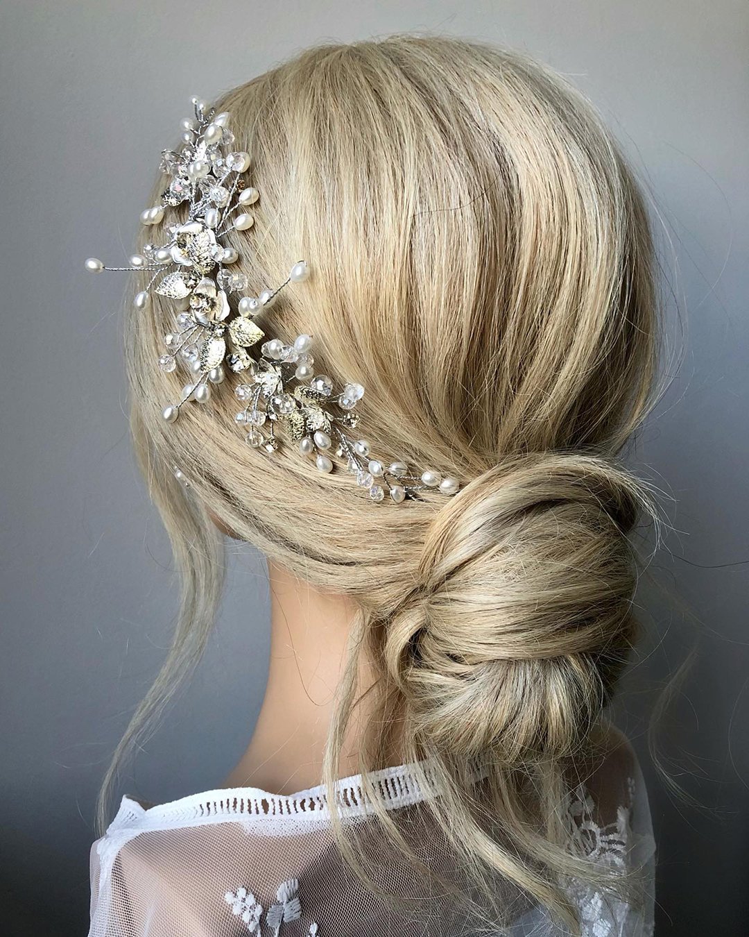 winter wedding hairstyles blong hair flowers alexandralee1016