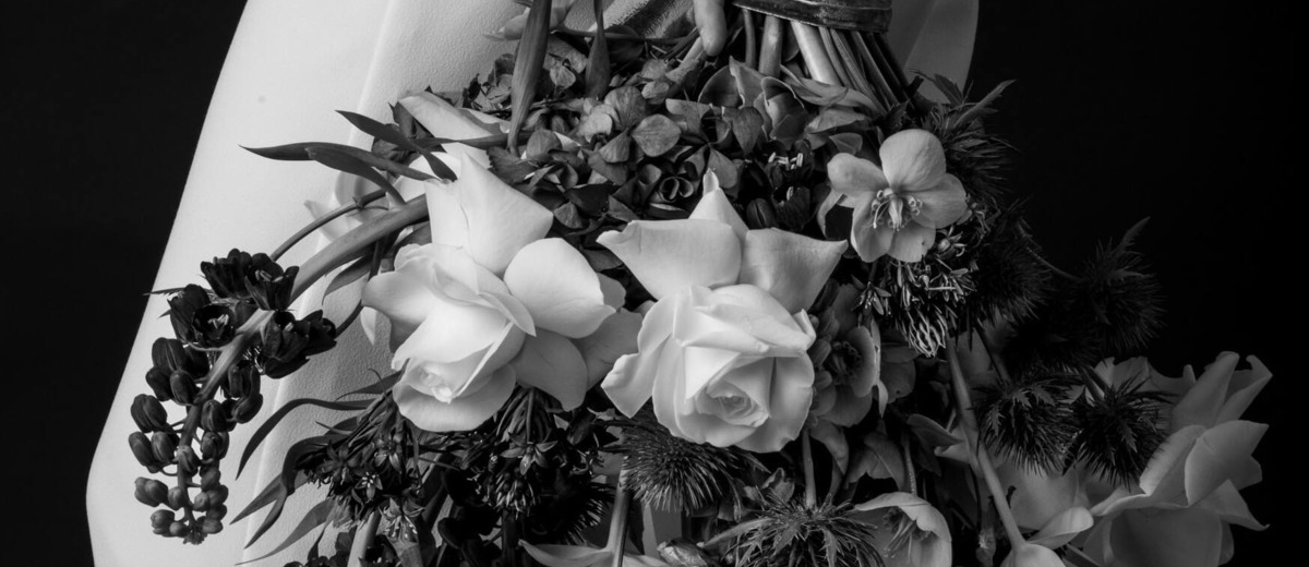 Black Wedding Bouquets: 27 Moody And Gorgeous Ideas + FAQs