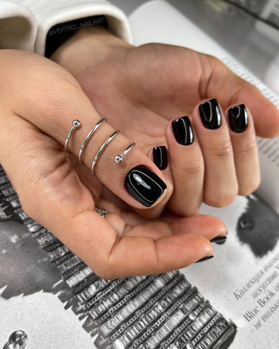 Bridesmaid nails black