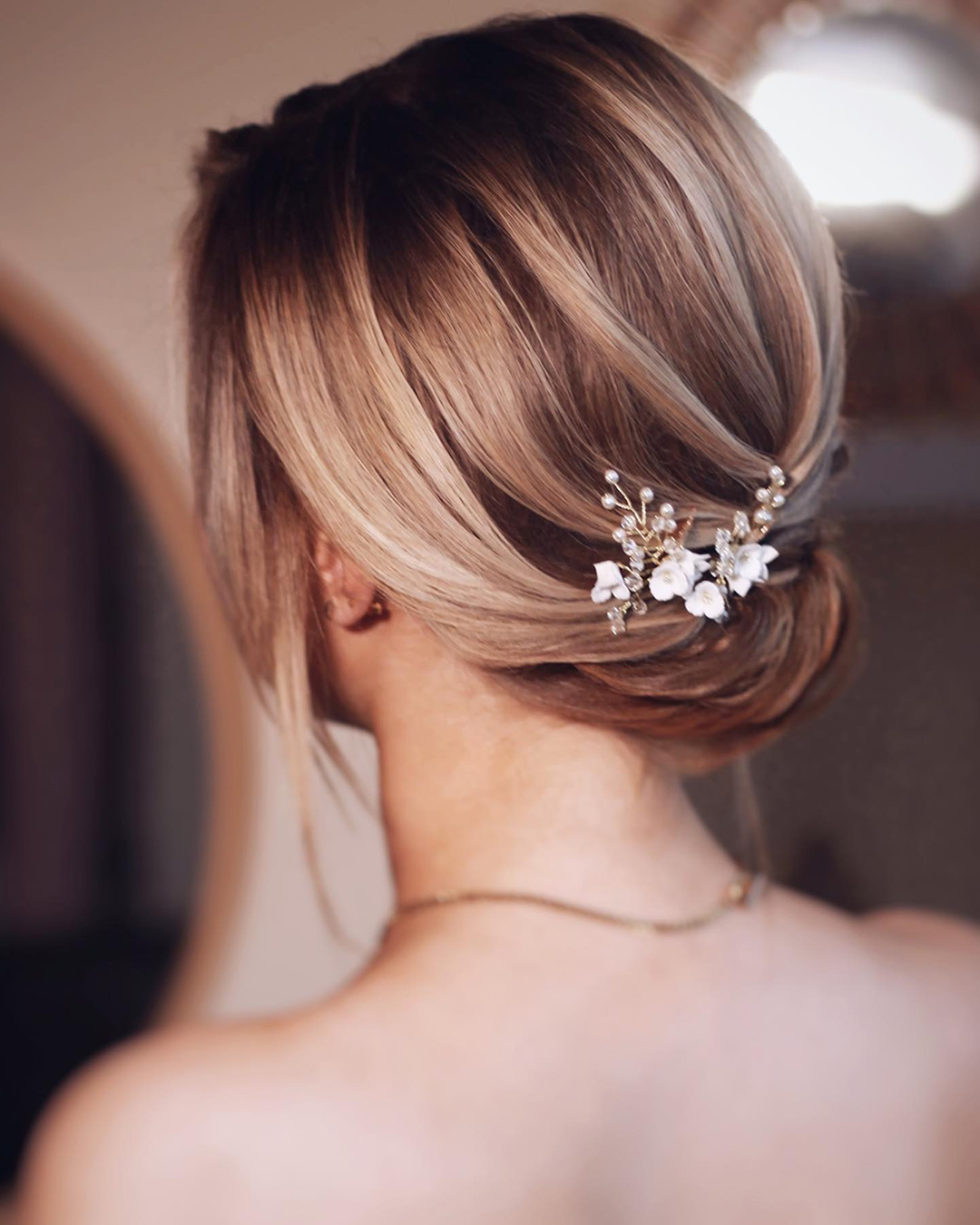 diy wedding hairstyles bun with flowers bridal_hairstylist