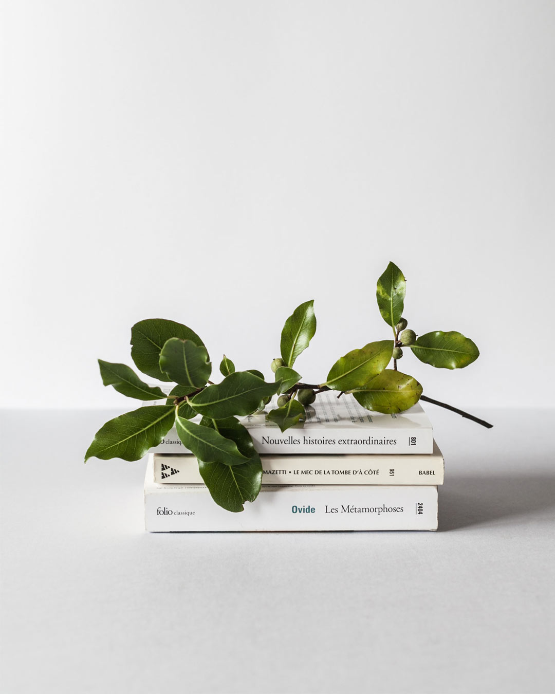 engagement party gifts books