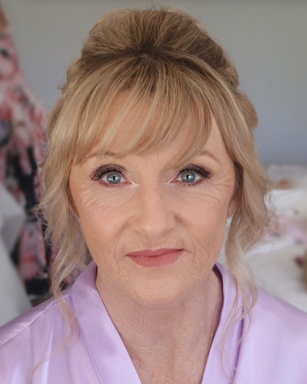Mother of the bride makeup over 60 look