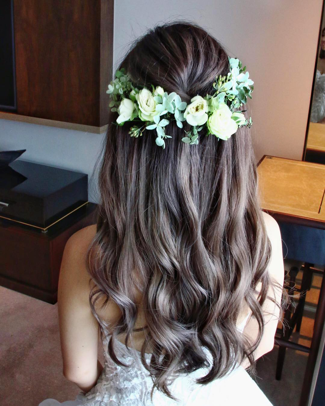 asian wedding hairstyles hair down wavy with flower crown christinechiamakeup