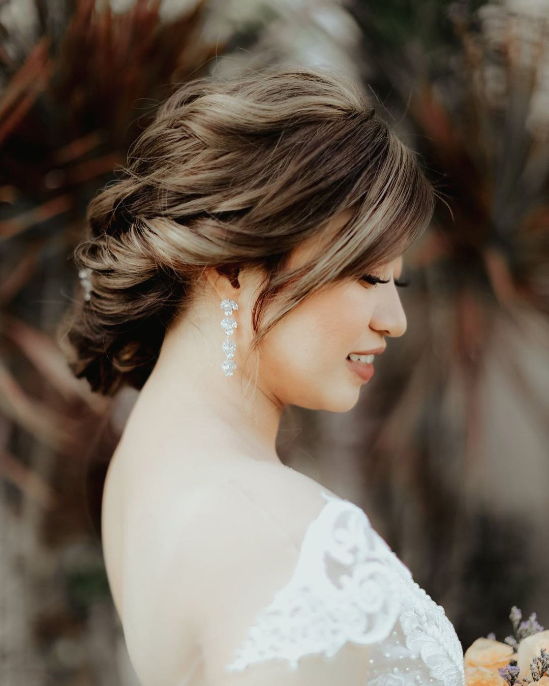 asian wedding hairstyles updo with long side bang atenikks