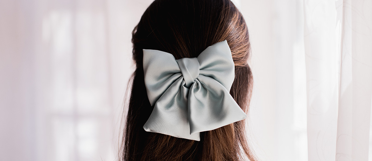 Bridal Barrette: 30 Ideas For 2025 [Expert Tips + FAQs]