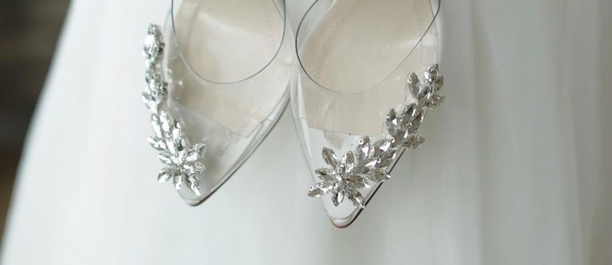 20+ Clear Wedding Shoes: Best Ideas + FAQs