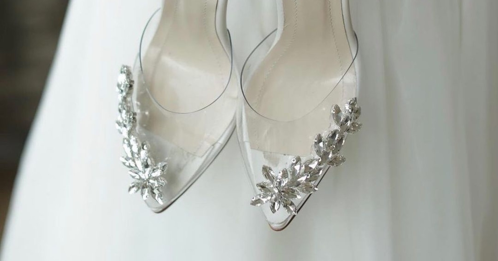 Clear Wedding Shoes: 20+ Ideas + FAQs