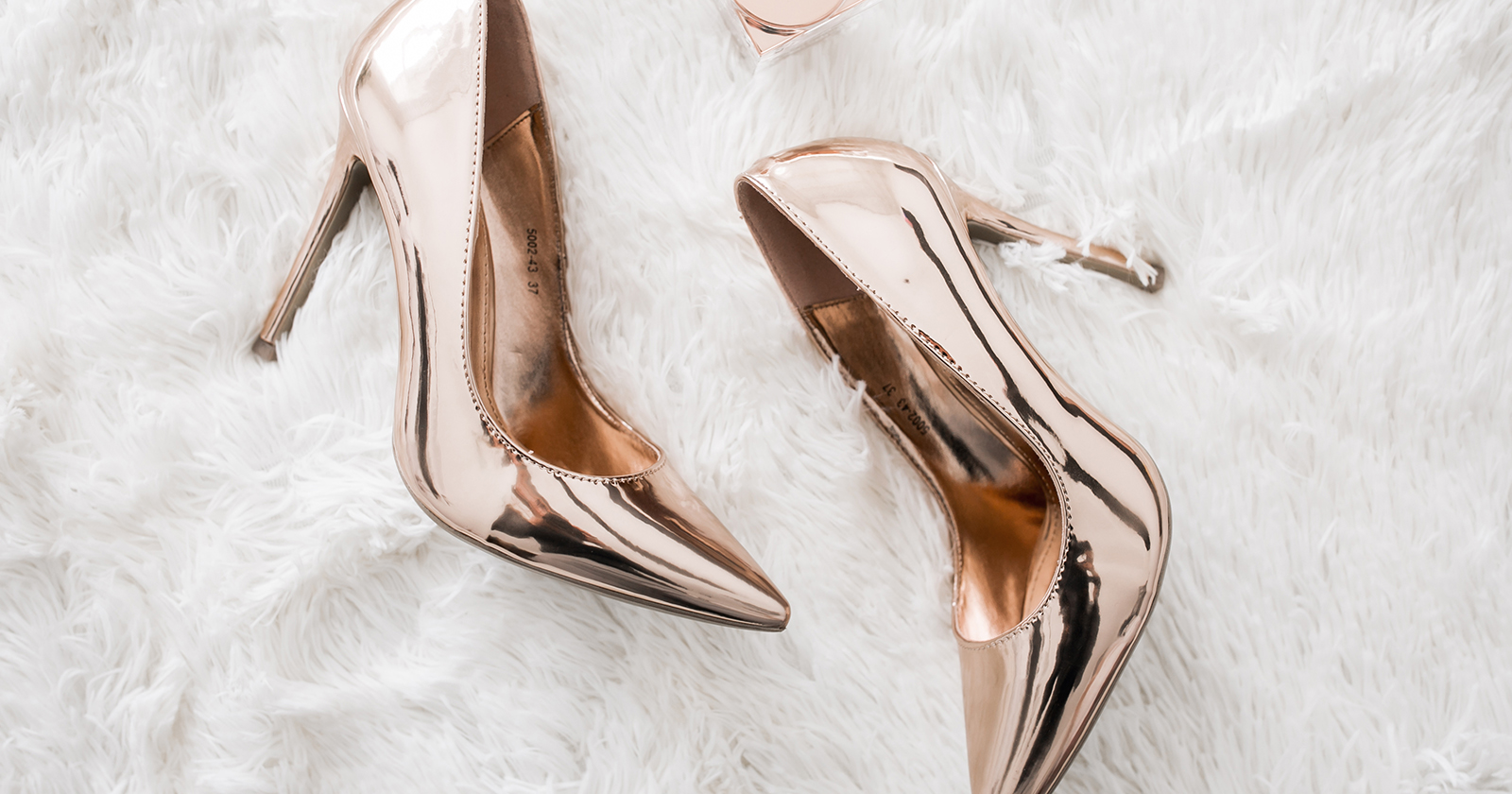 Gold Shoes For Wedding: 18 Dazzling Ideas + Faqs