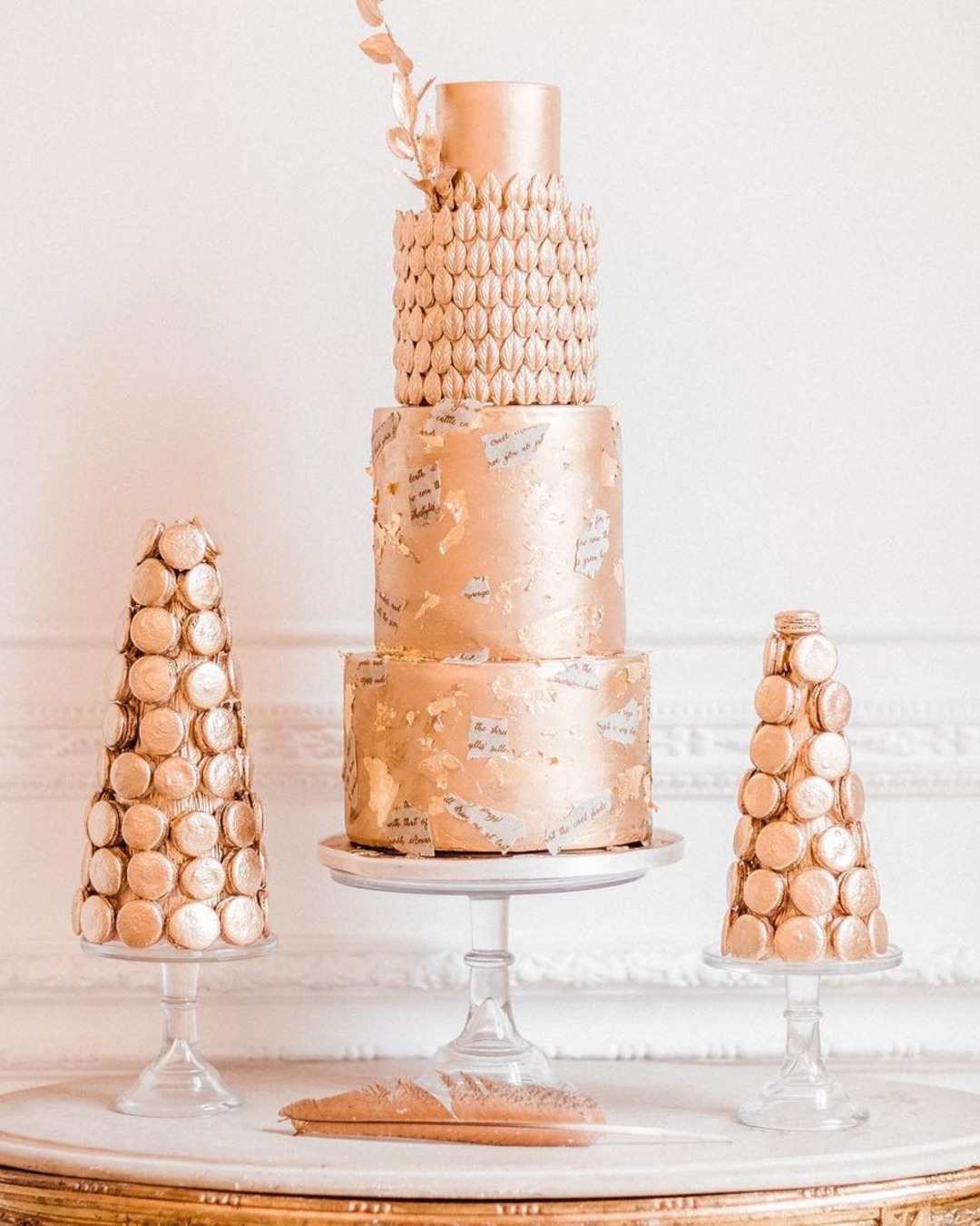 gold wedding decorations cakes