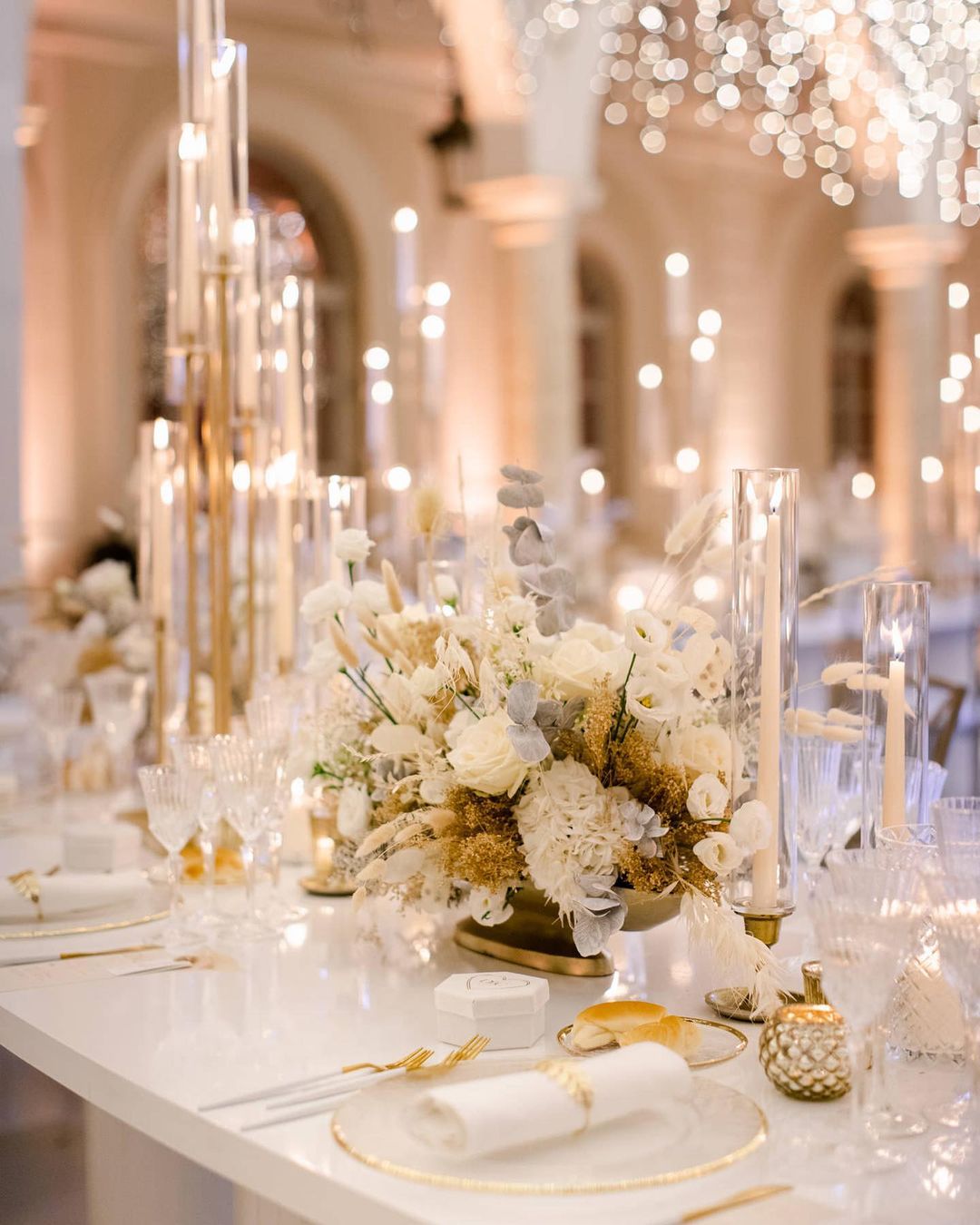 Screenplay Lil Consecutive Gold Wedding Decorations Guide for 2023 | Wedding Forward