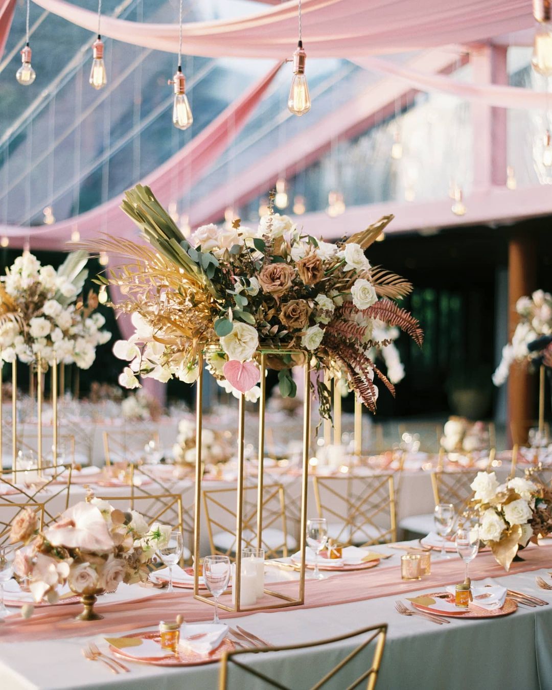 gold wedding decorations centerpiece