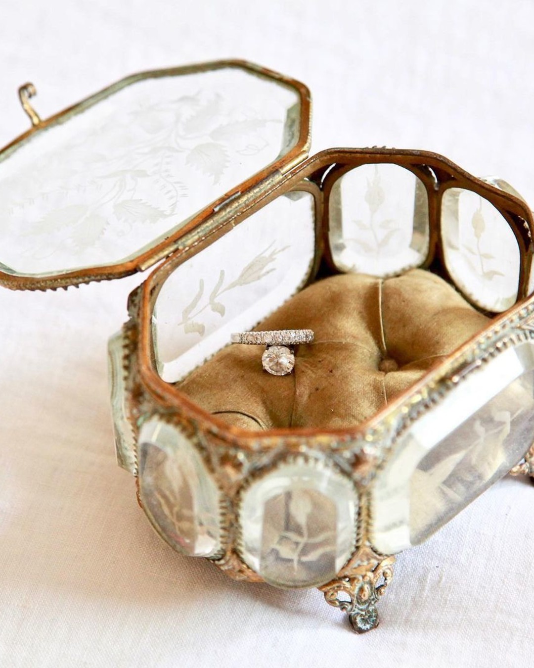gold wedding decorations ring holder