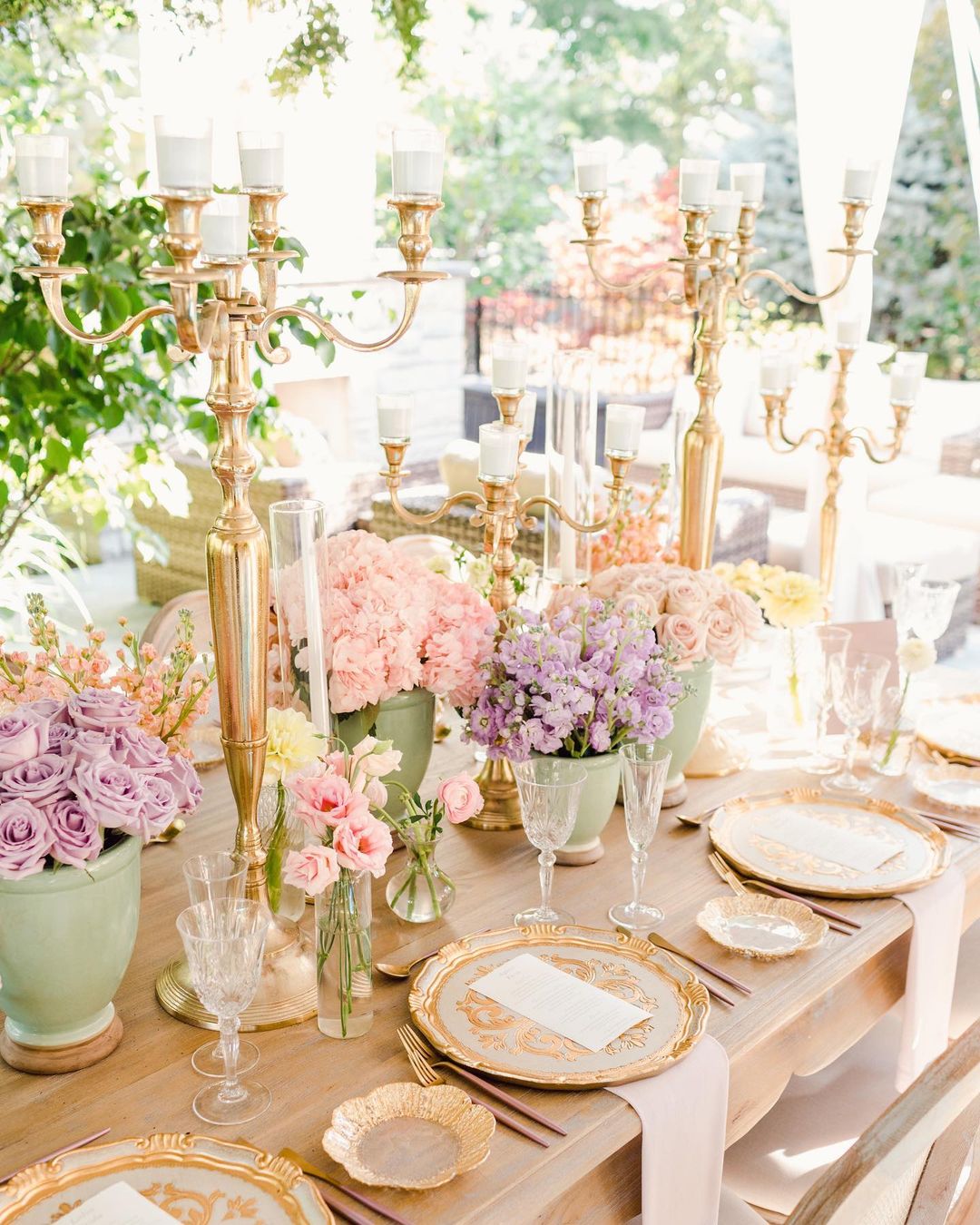 gold wedding decorations table