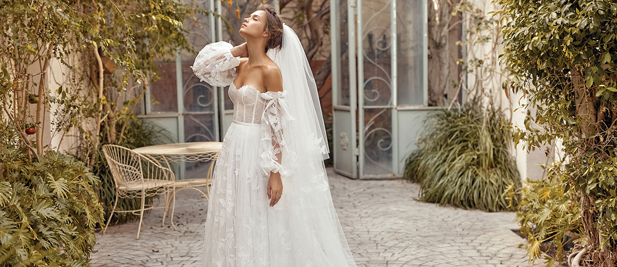 24 Hottest Wedding Dresses: Expert Tips + FAQs