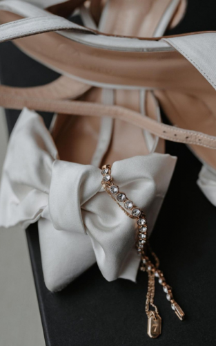 how to choose wedding shoes with bows