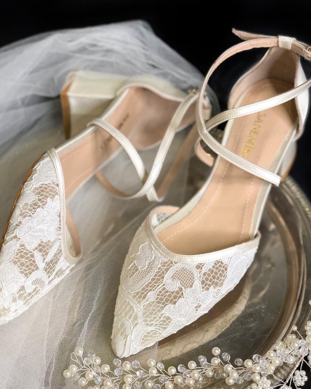 lace wedding shoes kitten heel