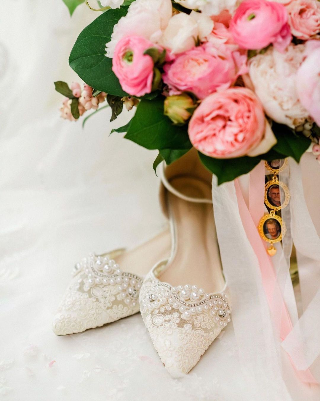 lace wedding shoes pearls