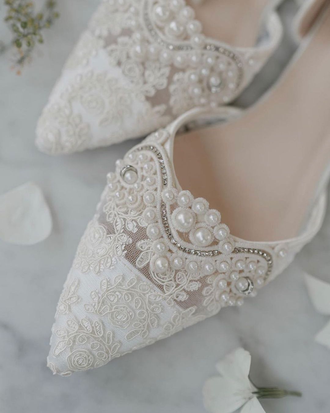 lace wedding shoes pearls