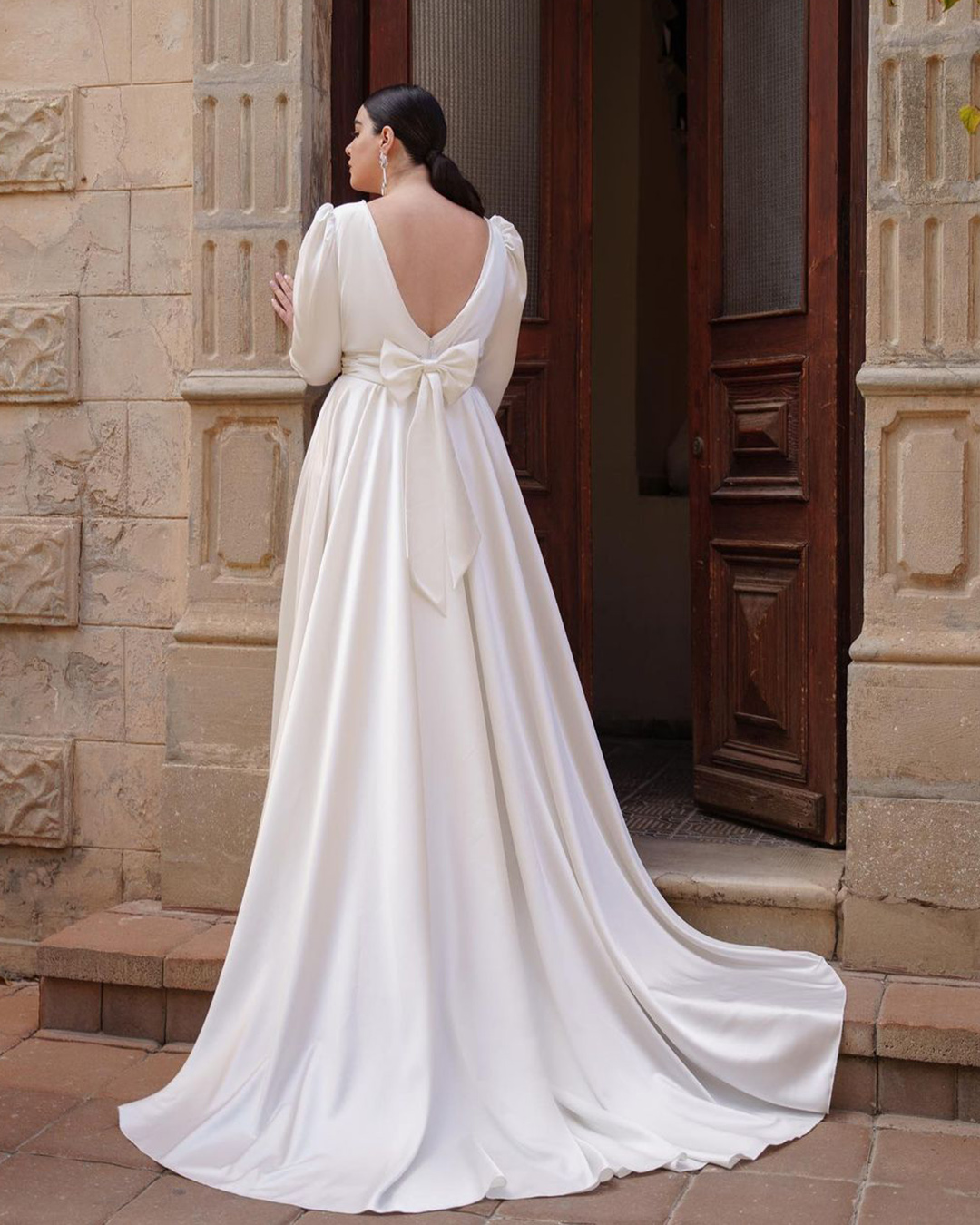 plus size wedding dresses with sleeves simple with v back galitrobinik