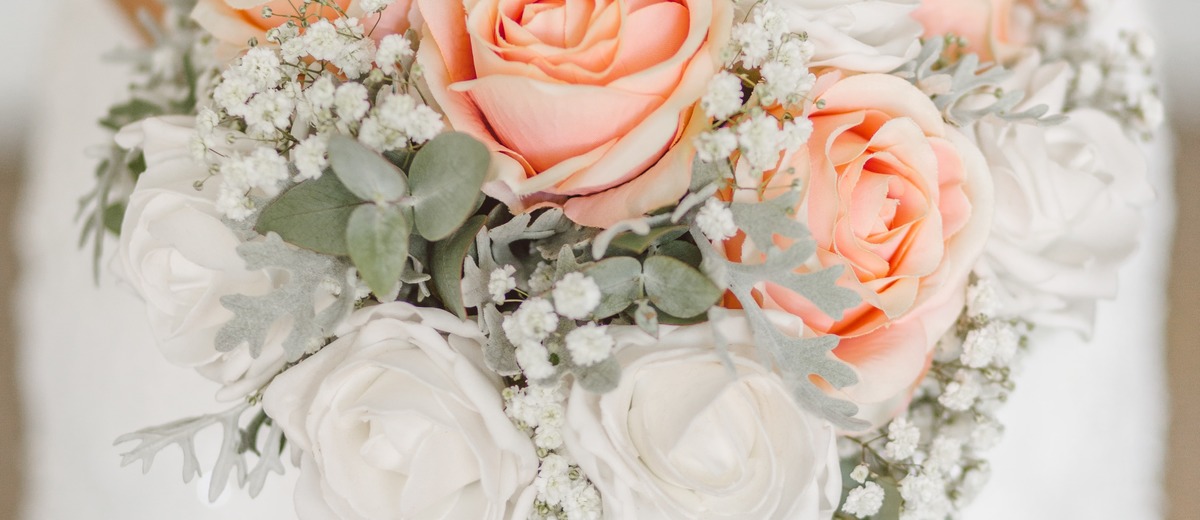 Small Wedding Bouquets: 24 Stunning Ideas + FAQs